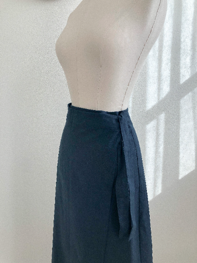 sandara, women midi skirt, linen wrap skirt, midi skirt, classic wrap skirt, high waist skirt, linen clothes, minimalist skirt, made in usa skirt, sustainable skirt, sustainable clothes, eco skirt, minimalist skirt, basic skirt, office skirt, blue skirt, all seasons skirt, a line skirt, linen clothes made in usa