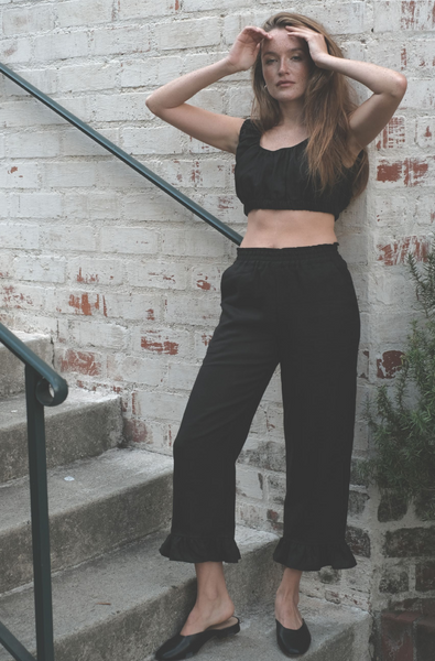 beach top, summer top, spring top, beach outfit, white top, minimalist outfit, minimalist wardrobe, sandara, linen crop top, flax top, black crop top, crop top usa, workout top, breathable crop top, beige crop top, linen bra top, elastic crop top, yoga crop top, sustainable crop top, fitness top, workout top