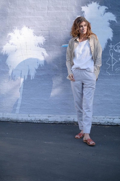 loose pants, black white pants, beach pants, summer pants, spring pants, sandara, linen trousers, women linen pants, pants with pockets, women linen clothing, made in usa pants, minimalist pants, grey fall pants, sustainable pants, linen pants women, fall pants, linen clothes USA, linen joggers women, office pants