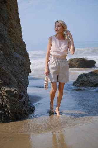 sandara, women linen shorts, high waisted shorts, flax shorts, made in USA, summer shorts, beach shorts, work shots, minimalist shorts, minimalist wardrobe, weekend outfit, holiday outfit, eco friendly clothes, ethical clothes, sustainable fashion, classical shorts, sustainable shorts, bermuda shorts women, home shorts