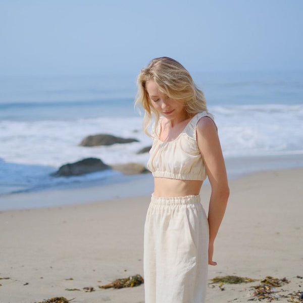 beach top, summer top, spring top, beach outfit, white top, minimalist outfit, minimalist wardrobe, sandara, linen crop top, flax top, black crop top, crop top usa, workout top, breathable crop top, beige crop top, linen bra top, elastic crop top, yoga crop top, sustainable crop top, fitness top, workout top