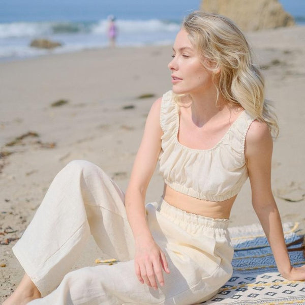 beach top, summer top, spring top, beach outfit, white top, minimalist outfit, minimalist wardrobe, sandara, linen crop top, flax top, black crop top, crop top usa, workout top, breathable crop top, beige crop top, linen bra top, elastic crop top, yoga crop top, sustainable crop top, fitness top, workout top