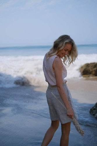 sandara, women linen shorts, high waisted shorts, flax shorts, made in USA, summer shorts, beach shorts, work shots, minimalist shorts, minimalist wardrobe, weekend outfit, holiday outfit, eco friendly clothes, ethical clothes, sustainable fashion, classical shorts, sustainable shorts, bermuda shorts women, home shorts