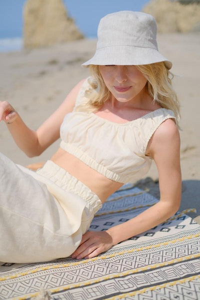 beach top, summer top, spring top, beach outfit, white top, minimalist outfit, minimalist wardrobe, sandara, linen crop top, flax top, black crop top, crop top usa, workout top, breathable crop top, beige crop top, linen bra top, elastic crop top, yoga crop top, sustainable crop top, fitness top, workout top