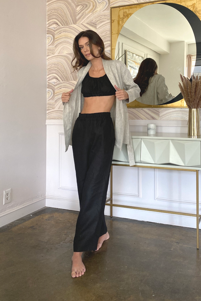 beach top, summer top, spring top, beach outfit, white top, minimalist outfit, minimalist wardrobe, sandara, linen crop top, flax top, black crop top, crop top usa, workout top, breathable crop top, beige crop top, linen bra top, elastic crop top, yoga crop top, sustainable crop top, fitness top, workout top