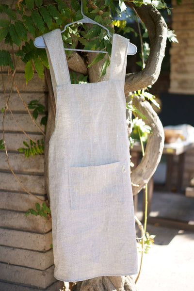 linen apron, linen japanese apron, sustainable apron, japanese apron, linen apron pockets, apron for painting, art apron for women, gardening apron, cooking apron women, kitchen apron in USA, japanese apron USA, hostess gift, sandara, sustainable gift, eco friendly gift for her, gift for mother, pinafore apron