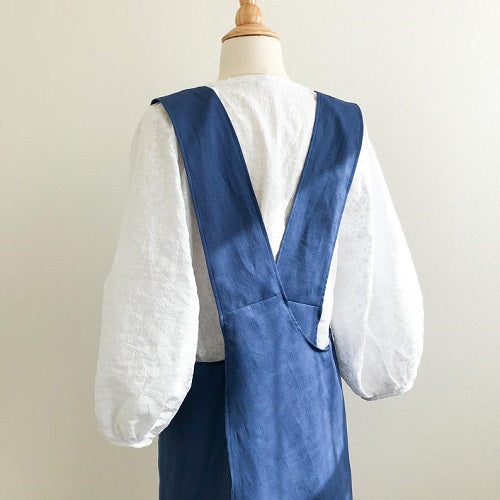 linen apron, linen japanese apron, sustainable apron, japanese apron, linen apron pockets, apron for painting, art apron for women, gardening apron, cooking apron women, kitchen apron in USA, japanese apron USA, hostess gift, sandara, sustainable gift, eco friendly gift for her, gift for grandmother